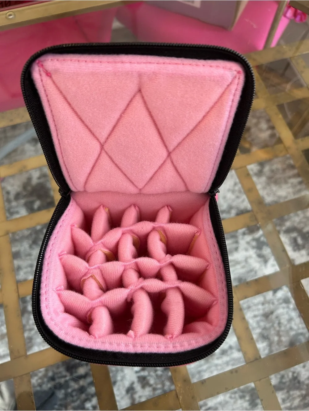 Pink Compact Essential Oil Case - Picture 2 of 4